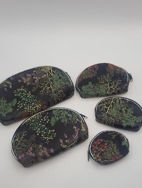 Asian Brocade Zippered Nesting Set Of 5 Makeup Toiletry Bags